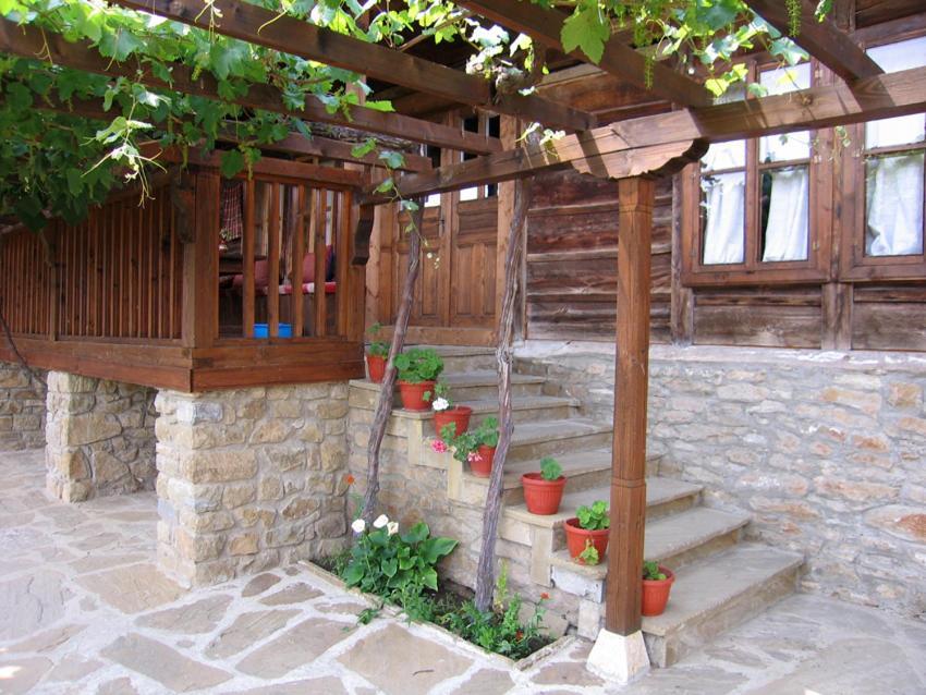 The House With The Vine Guest House Zheravna Exterior foto