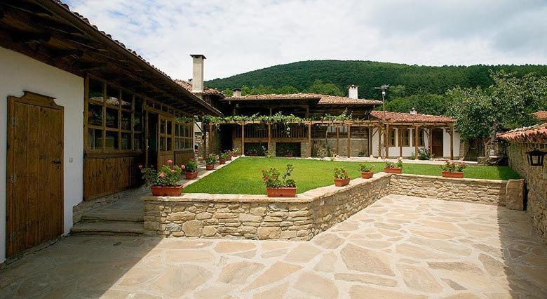 The House With The Vine Guest House Zheravna Exterior foto